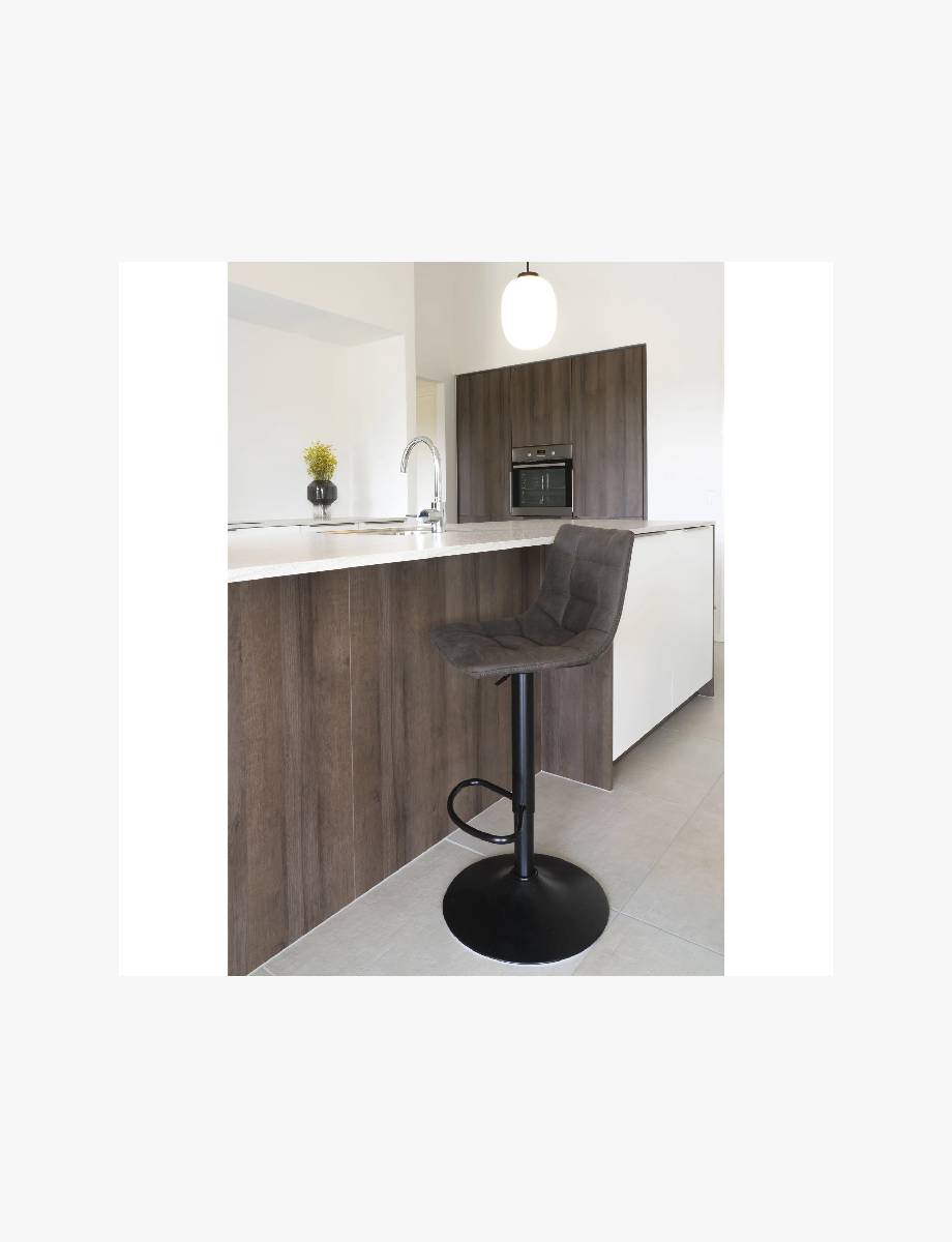 1001302 – Barstool 2