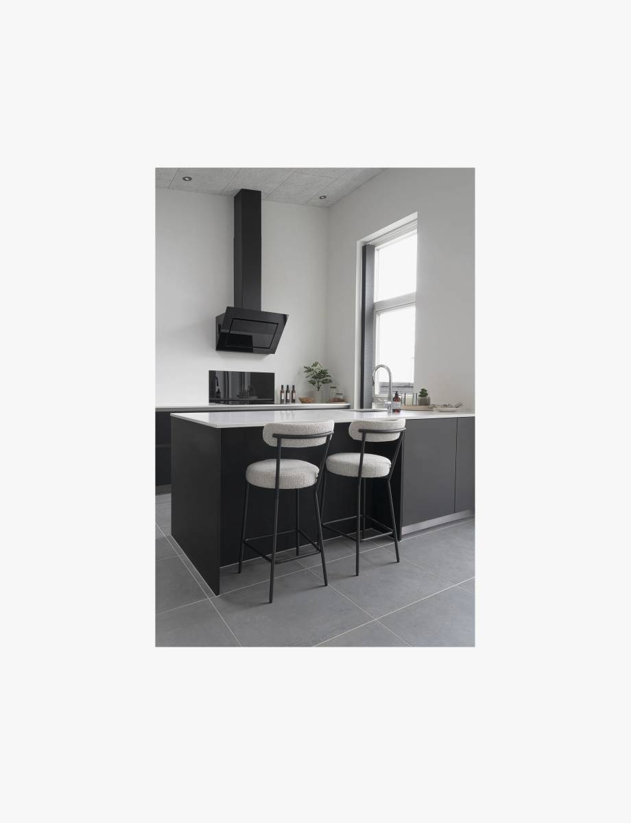 1001361 – Barstool 7