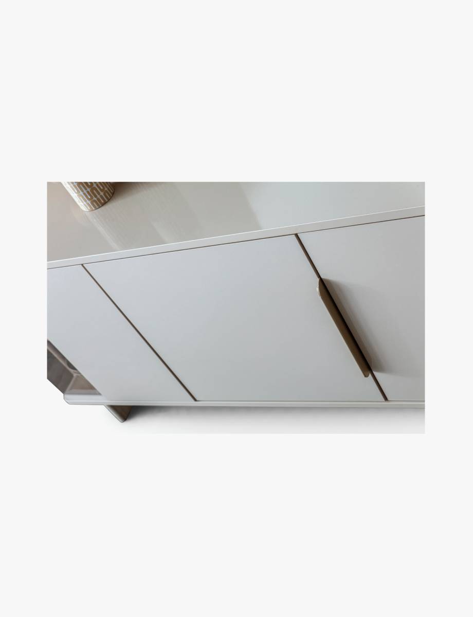 Point Sideboard 3